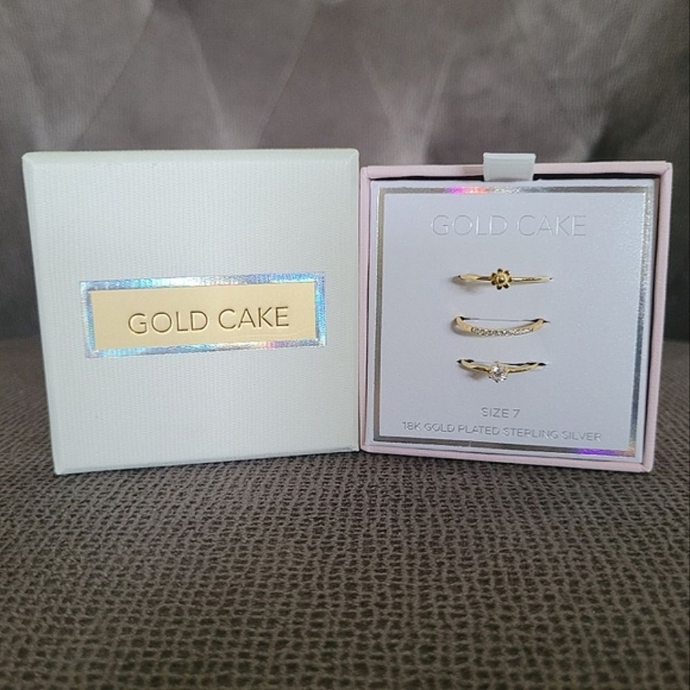 Gold Cake🍰 Set of Three3️⃣ Dainty Gold💛 Rings💍 - NIB